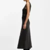 Kleid mit Spitzenbesatz aus Seersucker-Satin