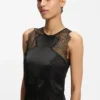 Kleid mit Spitzenbesatz aus Seersucker-Satin