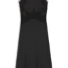Kleid mit Spitzenbesatz aus Seersucker-Satin