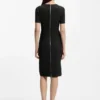 Kleid mit V-Ausschnitt aus Stretchstoff