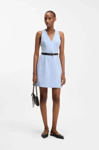 Kleid mit V-Ausschnitt und Nahtdetails