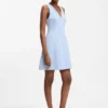 Kleid mit V-Ausschnitt und Nahtdetails