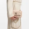 Kleine gesteppte Umhängetasche mit Double-B-Monogramm