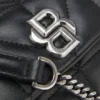 Kleine gesteppte Umhängetasche mit Double-B-Monogramm