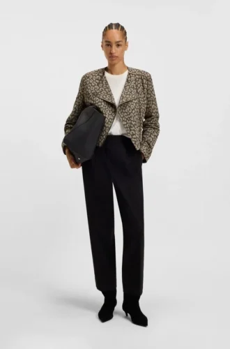 Kurze Bikerjacke mit Leoparden-Jacquard