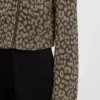 Kurze Bikerjacke mit Leoparden-Jacquard