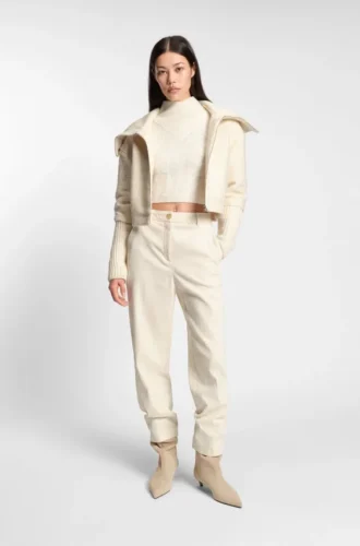 Kurzer Pullover aus Wollmischung mit mehrlagigem Ausschnitt