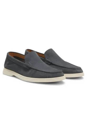 Loafer aus Wildleder mit geprägtem Logo
