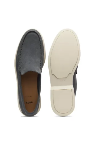 Loafer aus Wildleder mit geprägtem Logo