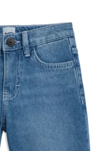 Locker sitzende Kinderjeans aus blauem Denim