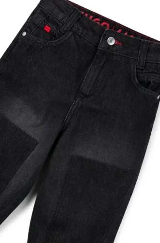 Locker sitzende Kinderjeans aus schwarzem Denim