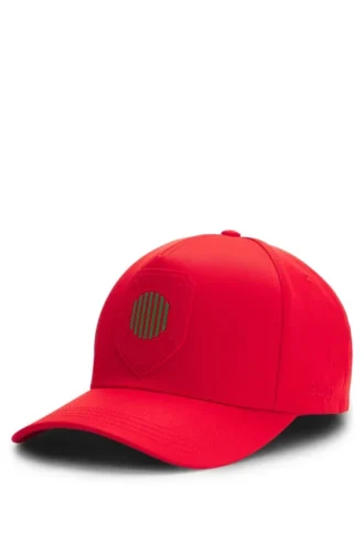 Logo-Cap aus glänzendem Twill mit Abzeichen in Nationalfarben