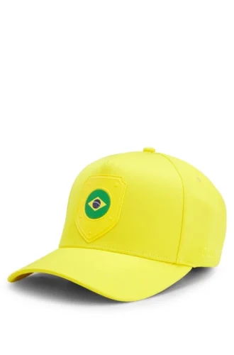 Logo-Cap aus glänzendem Twill mit Abzeichen in Nationalfarben