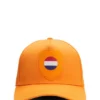 Logo-Cap aus glänzendem Twill mit Abzeichen in Nationalfarben Logo-Cap aus glänzendem Twill mit Abzeichen in Nationalfarben