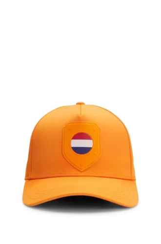Logo-Cap aus glänzendem Twill mit Abzeichen in Nationalfarben