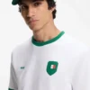 Logo-Cap aus glänzendem Twill mit Abzeichen in Nationalfarben Logo-Cap aus glänzendem Twill mit Abzeichen in Nationalfarben