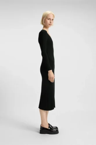 Midikleid mit unregelmäßiger Rippstruktur