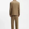 Modern geschnittener Anzug aus Performance-Stretch-Twill