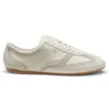 Niedrige Sneaker aus Wildleder und Leder