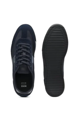 Niedrige Sneaker mit strukturierten Einsätzen