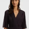 Plisseekleid mit Smok-Detail am Bund