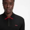 Polohemd mit Kontrastlogo aus Baumwollpiqué