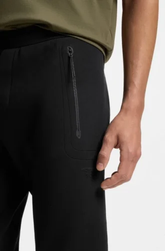 Porsche x BOSS Trainingshose mit farblich abgestimmtem reflektierendem Logo