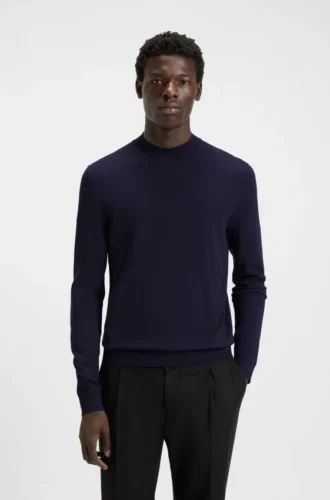 Pullover mit hohem Kragen in schmaler Passform