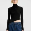 Pullover mit Logo-Applikation und asymmetrischem Saum Pullover mit Logo-Applikation und asymmetrischem Saum
