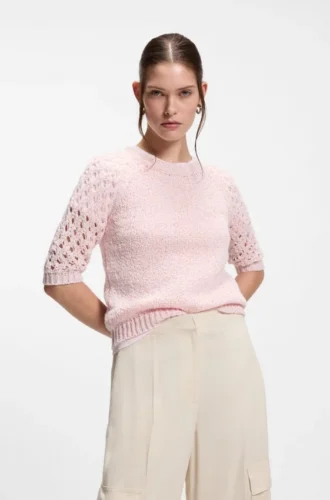 Pullover mit offen gestrickten Ärmeln