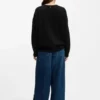 Pullover mit V-Ausschnitt aus italienischem Garn