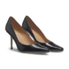 Pumps aus poliertem Leder mit spitzer Zehenpartie