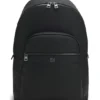Rückenrucksack mit genarbter Oberfläche und gestapeltem Logo