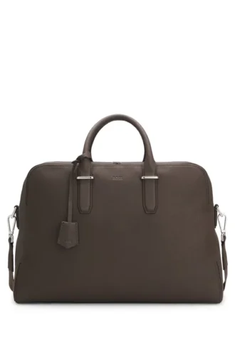 Reisetasche aus genarbtem Leder mit geprägtem Logo