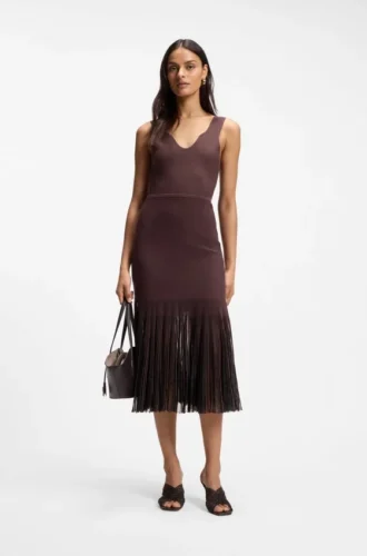 Rippgestricktes Kleid mit transparenten Plissees