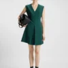 Ärmelloses Kleid mit Falte vorne