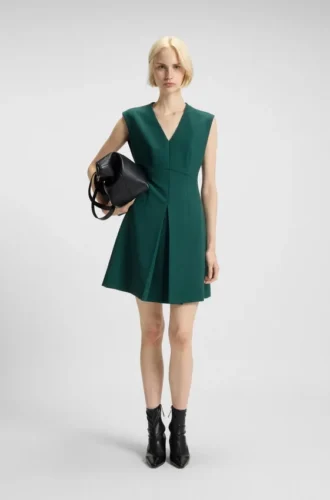 Ärmelloses Kleid mit Falte vorne