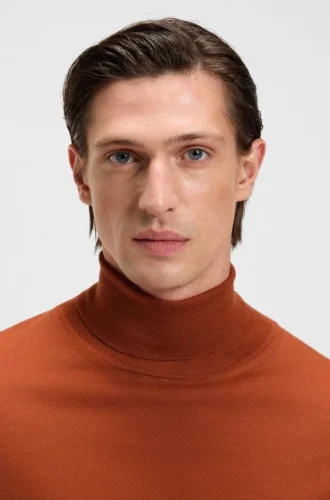 Rollkragen-Pullover aus Merinowolle in schmaler Passform