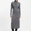 Rollkragen-Pullover-Kleid aus Schurwolle