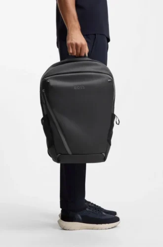 Rucksack aus Kunstleder mit reflektierenden Details