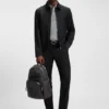 Rucksack mit kontrastierenden Seitentaschen