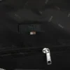 Rucksack mit kontrastierenden Seitentaschen