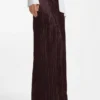 Satinrock mit Crinkle-Struktur und asymmetrischem Saum