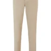 Schmal geschnittene Chinos aus Stretch-Baumwollgabardine