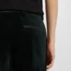 Schmal geschnittene Hose aus Baumwollsamt