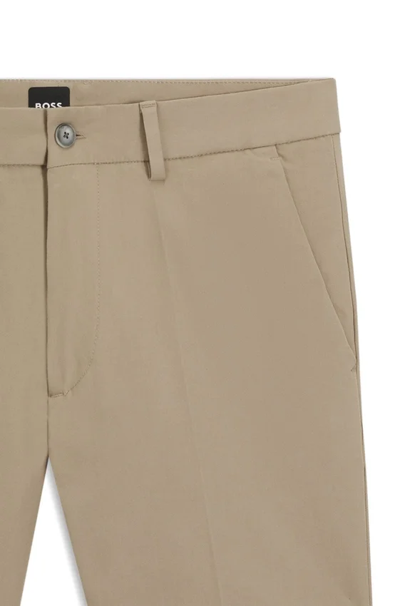 Schmal geschnittene Hose aus einer Stretch-Baumwollmischung Schmal geschnittene Hose aus einer Stretch-Baumwollmischung