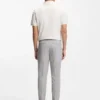 Schmal geschnittene Hose aus Stretch-Baumwolle mit Dobby-Muster
