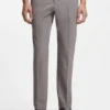 Schmal geschnittene Hose aus wasserabweisendem Stretchstoff Schmal geschnittene Hose aus wasserabweisendem Stretchstoff
