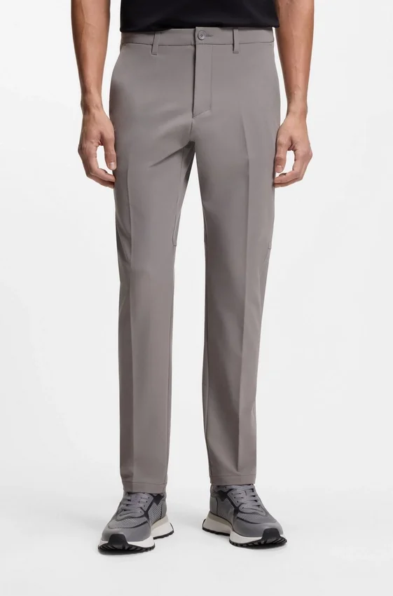 Schmal geschnittene Hose aus wasserabweisendem Stretchstoff Schmal geschnittene Hose aus wasserabweisendem Stretchstoff