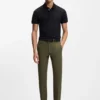 Schmal geschnittene Hose aus wasserabweisendem Stretchstoff Schmal geschnittene Hose aus wasserabweisendem Stretchstoff